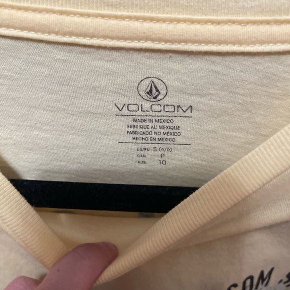 Volcom skate shirt size small - Picture 2 of 3